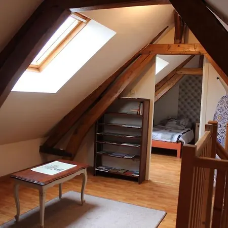 Maison Avec Cour Fermée * Gratibus